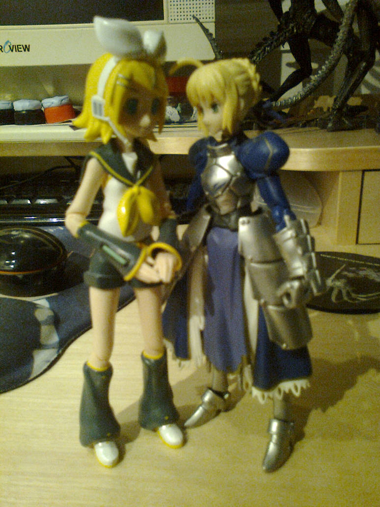 Hug Saber Rin Kagamine X Saber: warmth 1 by MrL3821 on DeviantArt