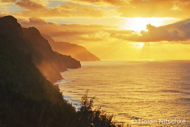 Na Pali Sun Rays by narmansk8