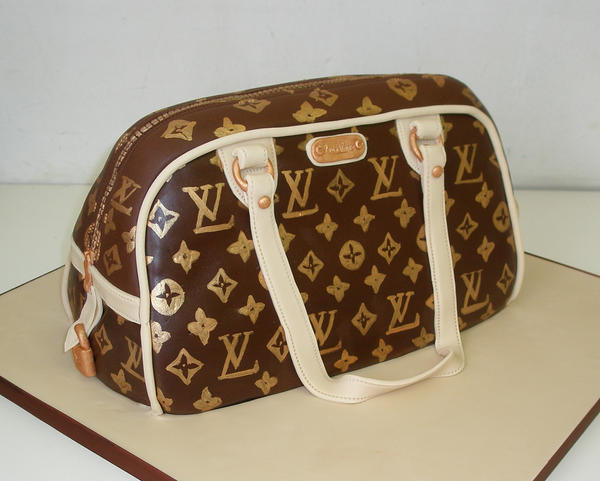 Hand bag cake by Dragonsanddaffodils