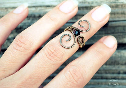 Midi wire wrapped ring with black crystal bead