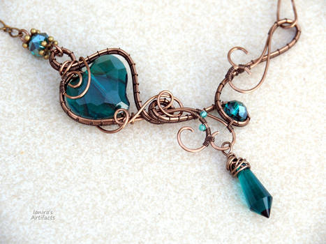 Emerald Green heart wire wrapped necklace - ooak