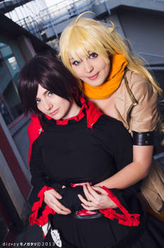 Sisters, RWBY cosplay.