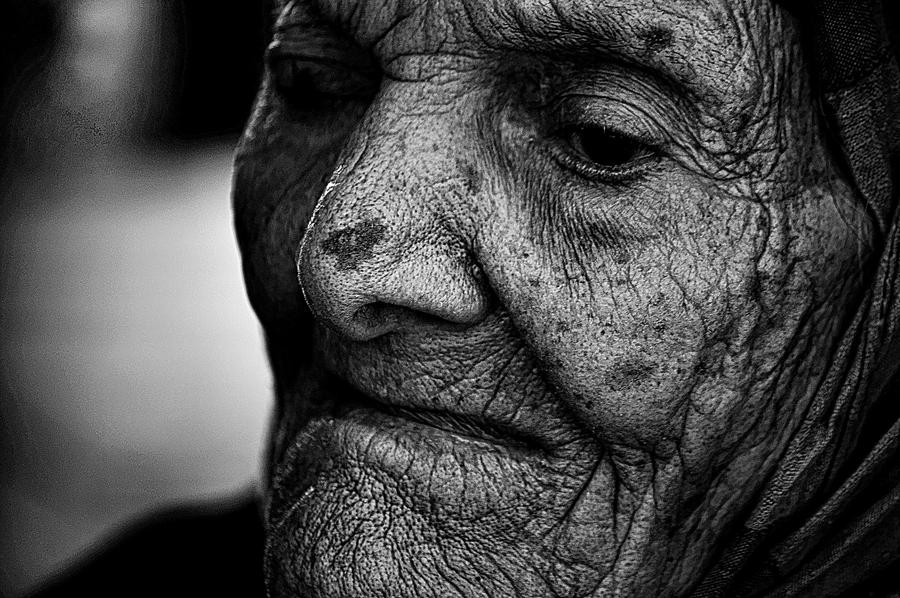 Old Woman by P-a-i-k-e-a