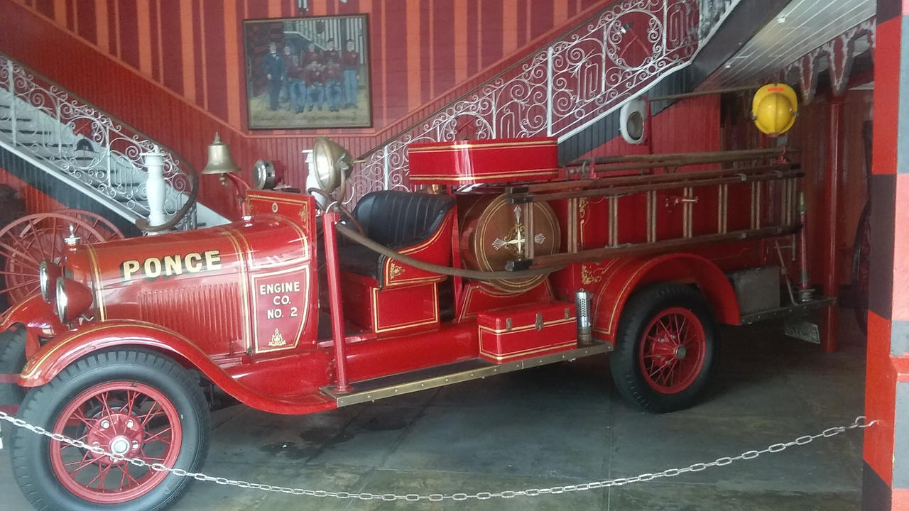 The Old Ponce Firetruck