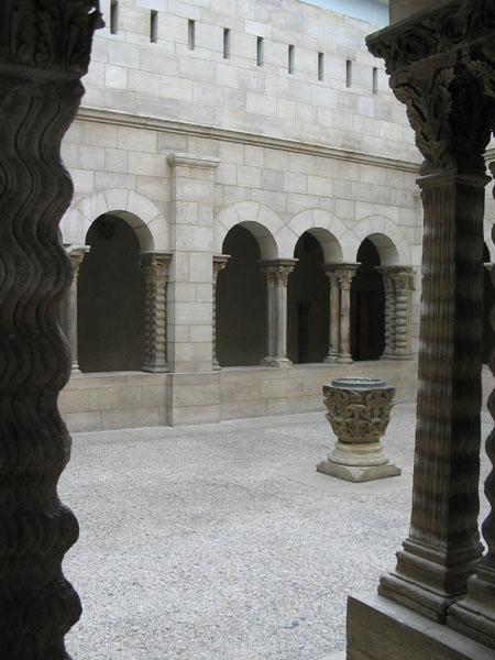 Cloisters - Font