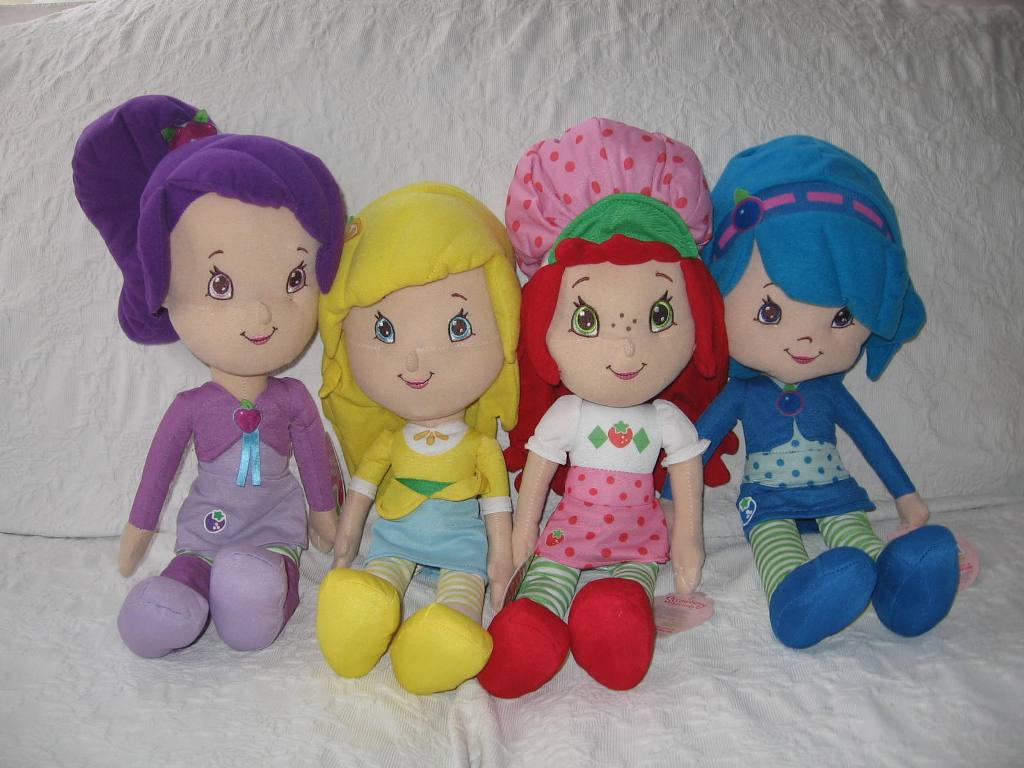 Plush Strawberry Shortcake and Friends