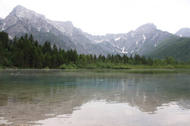 mountain-lake_stock4