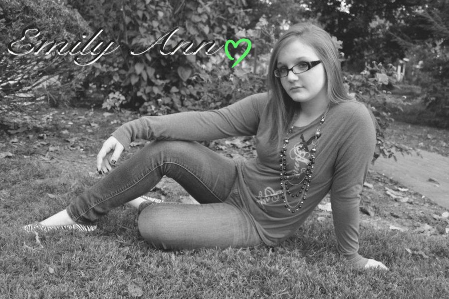 Comfy Pose by NekoSasoriChan on DeviantArt