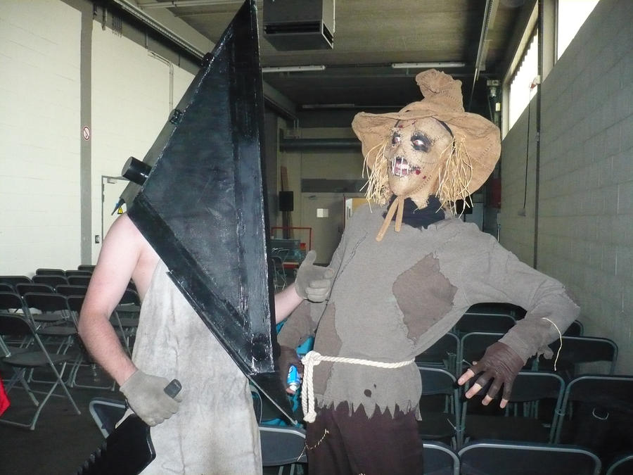 PyramidHead meets Scarecrow