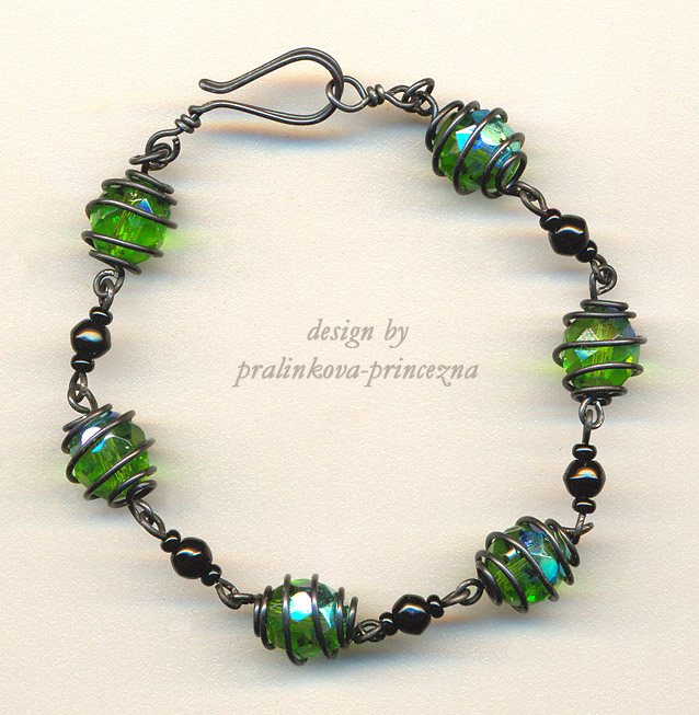 Snake's eyes bracelet