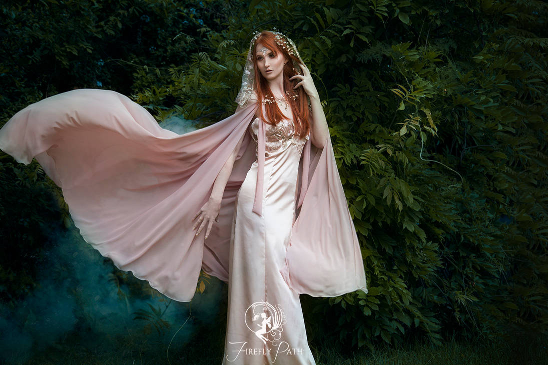 Как любить свою эльфийскую невесту. Свадебное платье Эльфийское Elven Style Dress. Firefly Path свадебное платье. Firefly Path платья средневековье.