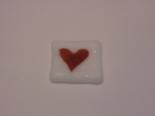 Red heart on white - powder version