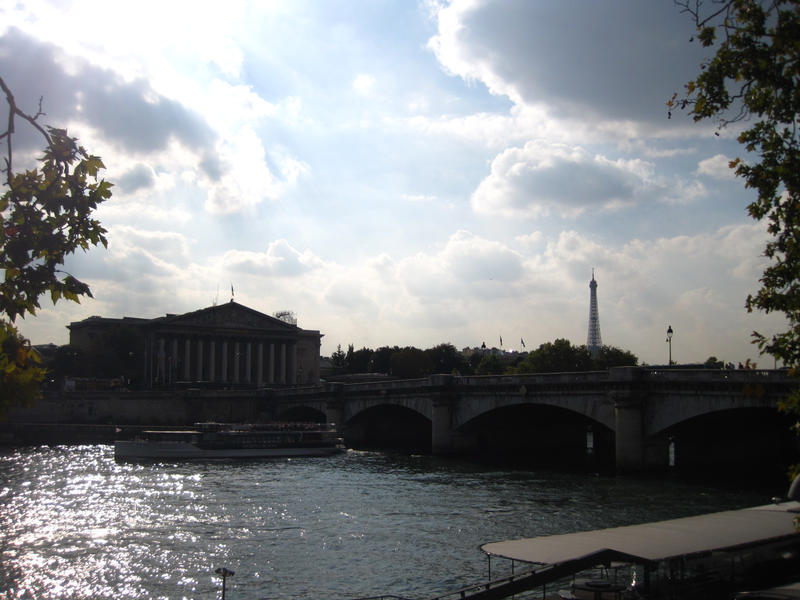 PARIS: Walking along the Seine 09