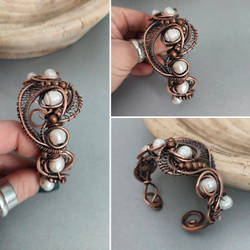 Copper Wire Wrapped Sea Pearl bracelet