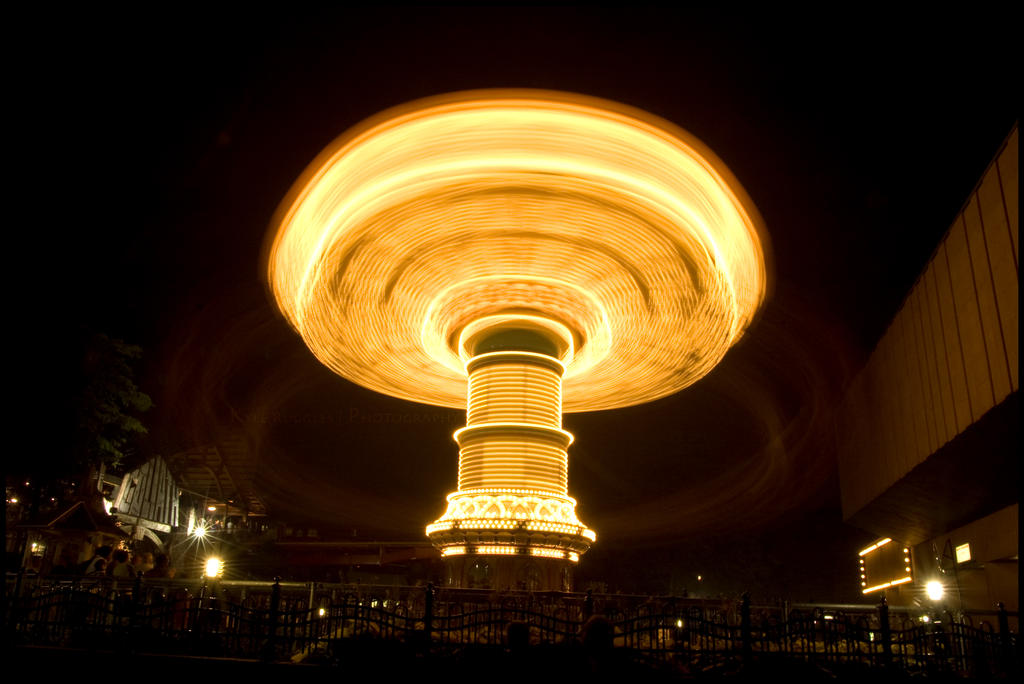 Long Exposure at La Ronde - 16 by particle-fountain