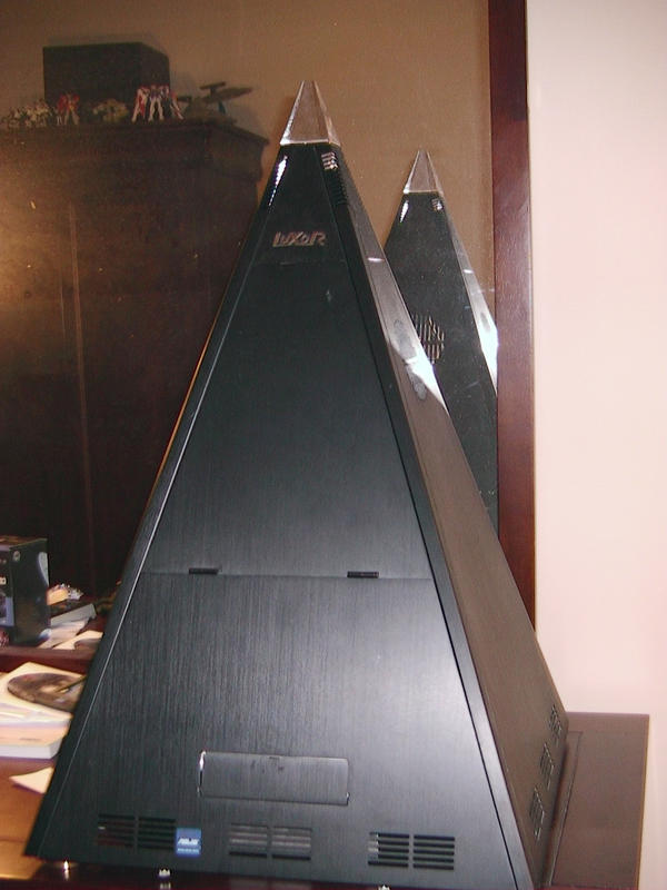 pyramid computer case by darthdarkrage on DeviantArt