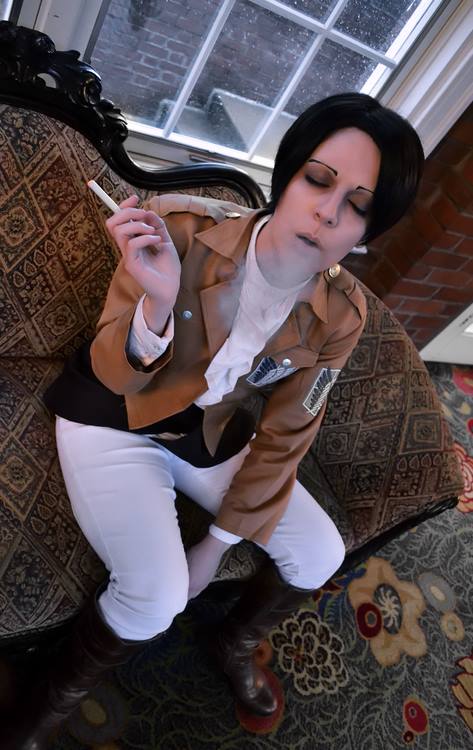 Heichou's Cigarette Break