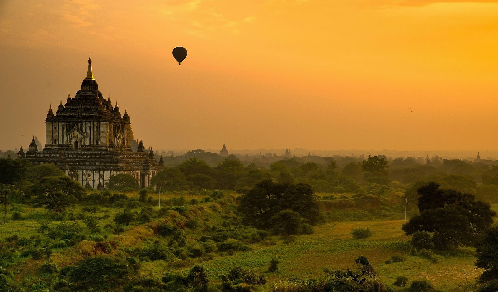 Sunrise in Bagan 1