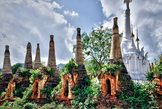 Shwe  Indein Stupa