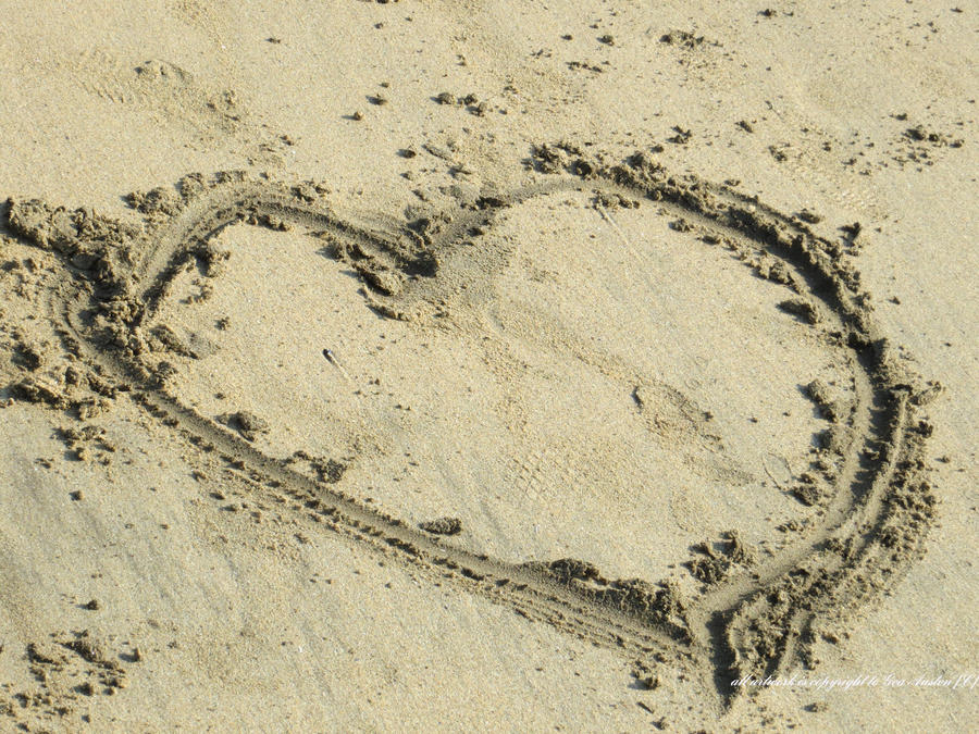 heart in sand