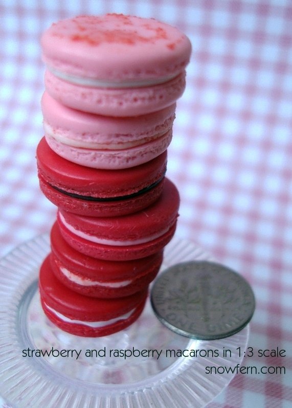 strawberry raspberry macarons