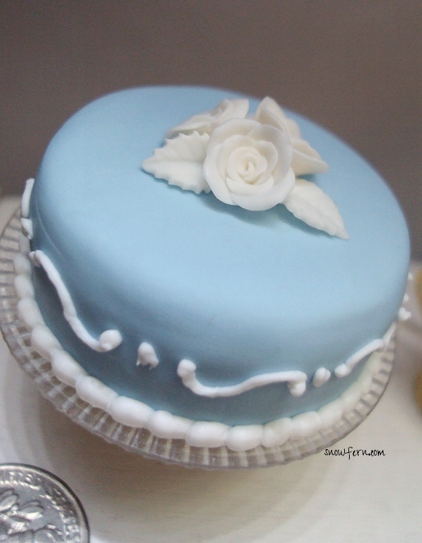 1-6 blue white rose cake