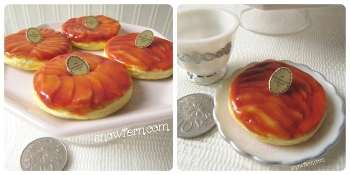 1:3 Miniature Apple Tarte Tatin