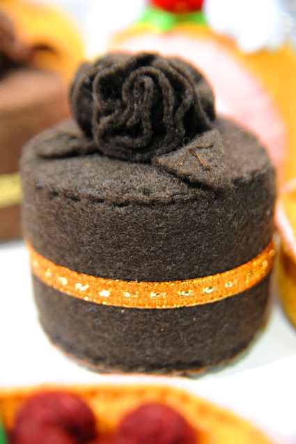 Chocolate Roses Felt Cake