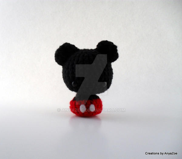 Mickey Mouse amigurumi