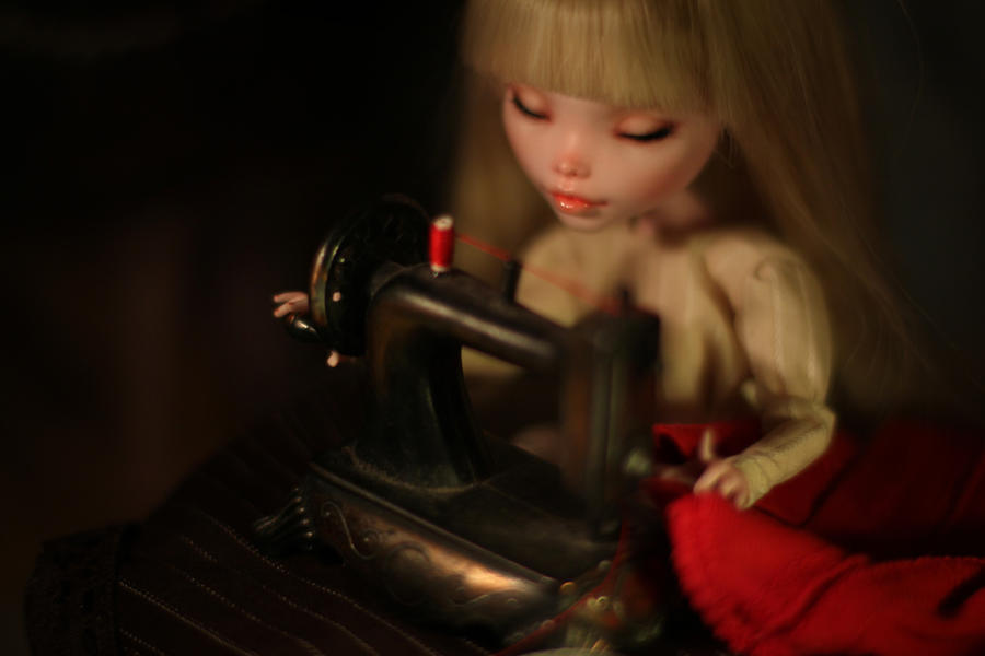 tiny sewing tiny machine