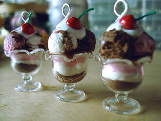 Neopolitan Ice Cream Sundaes