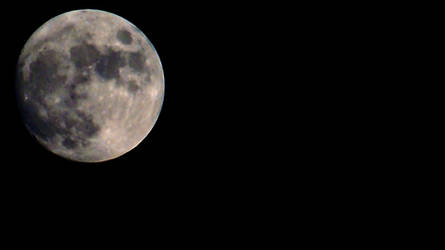 Full moon: Full zoom