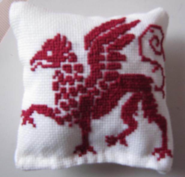 Griffin pillow