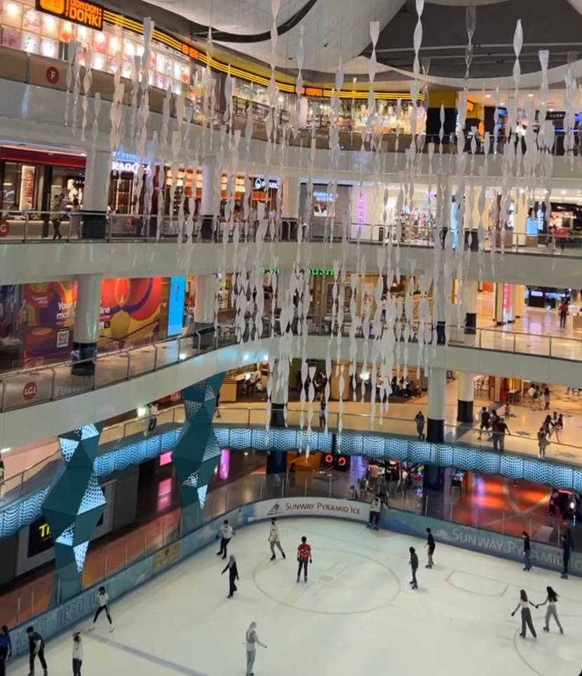 Sunway Pyramid shopping mall by hueylengyong15 on DeviantArt