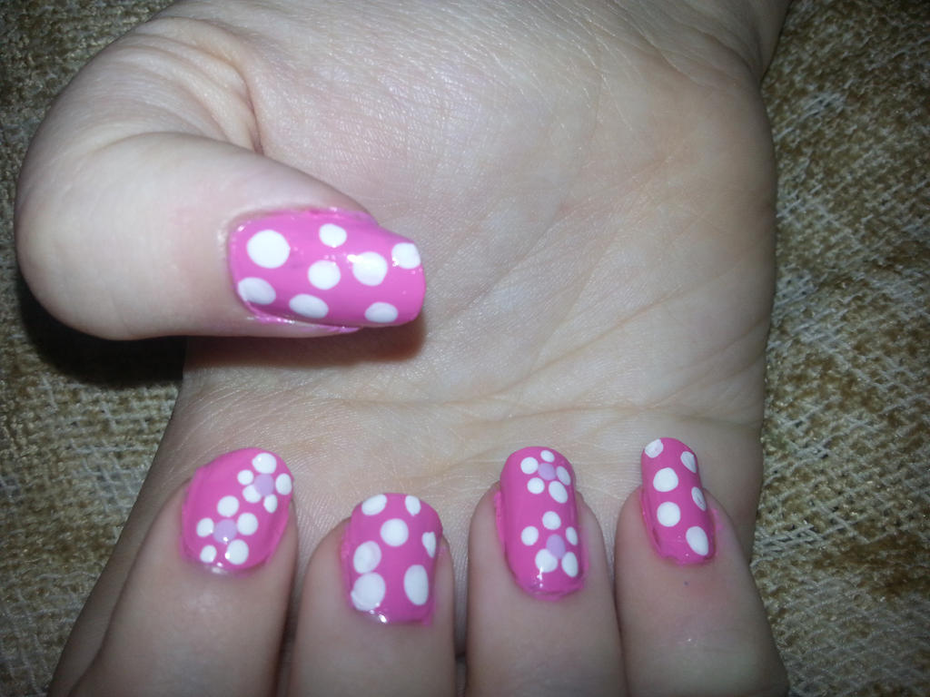 polka dot and flowers nails