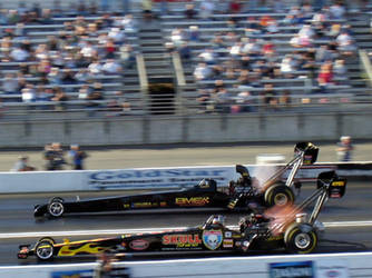 Drag racing picture