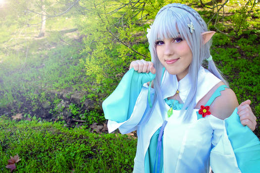 Emilia Cosplay