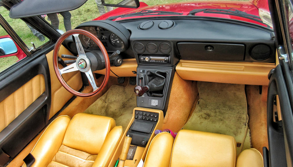 Alfa Spider interior by Stumm47 on DeviantArt