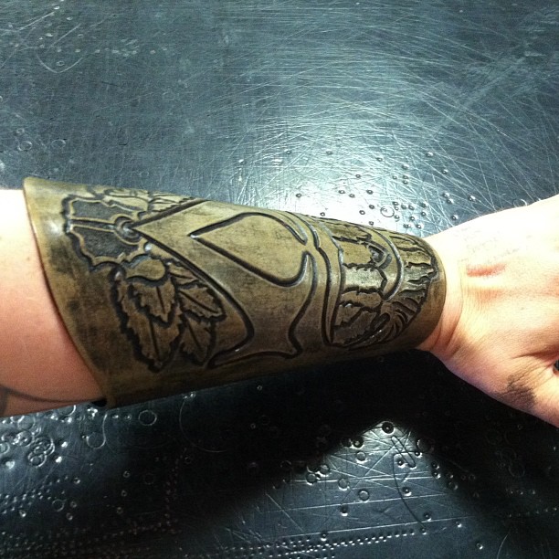 Ezio Assassins Creed vambrace