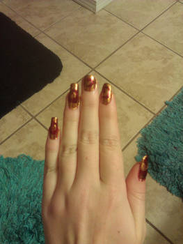 Nail Art: Gold Swirl