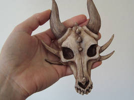 Dragon Skull Wall Plaque - Old Bone Finish