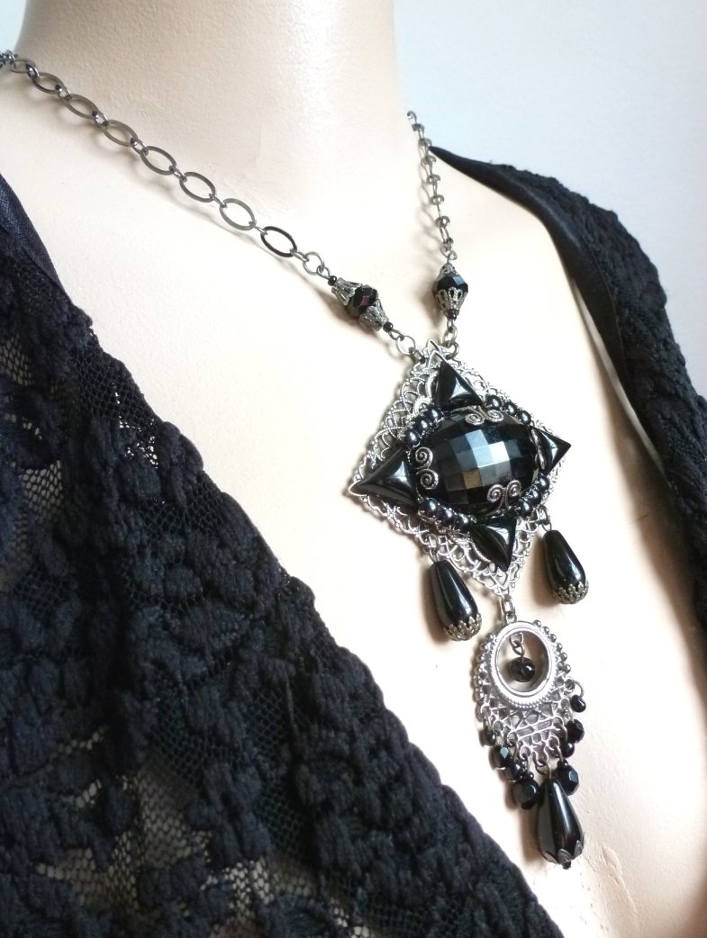 Darkly Romantic by enchantadorn