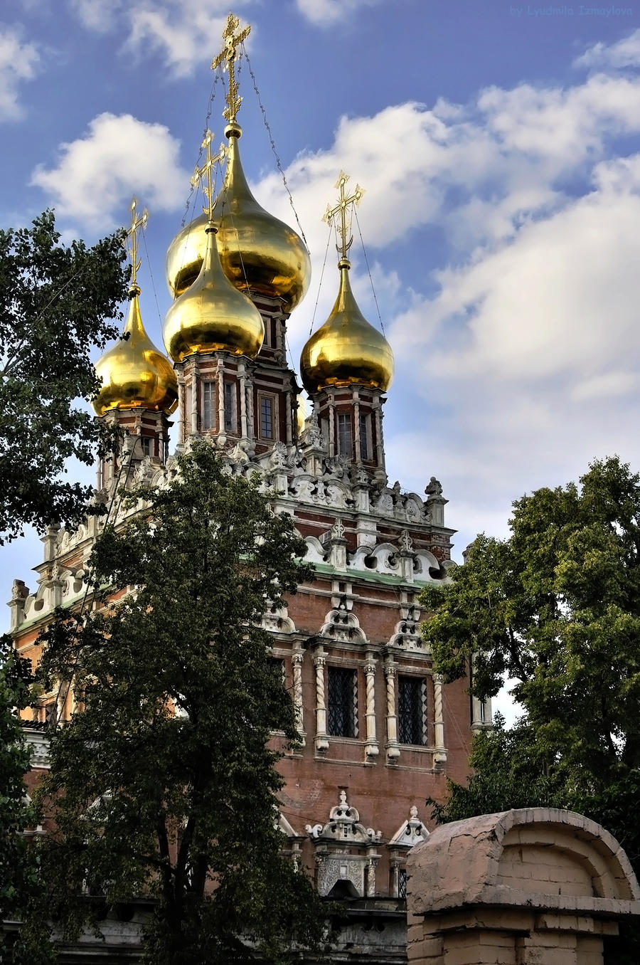 Gold domes of Kadyshevsky chur