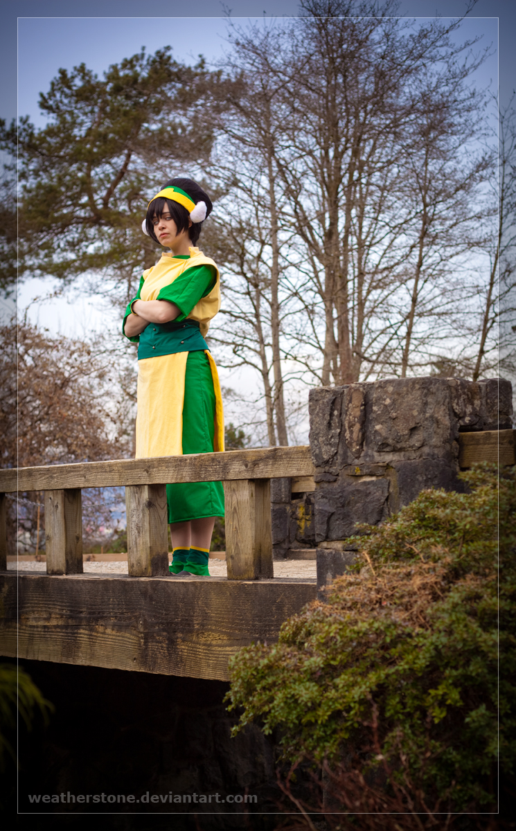 Toph upon the bridge