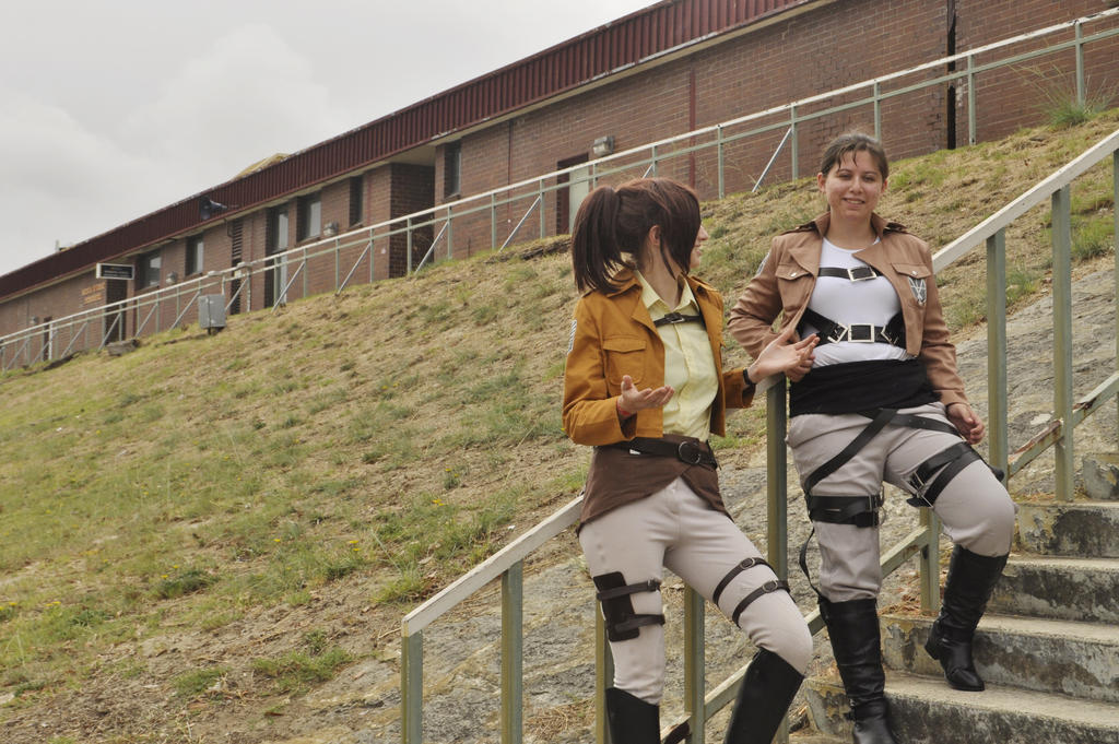 Hanji and Sasha Chat