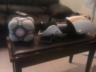 P-Body Replica Portal Gun and Companion Cube plush