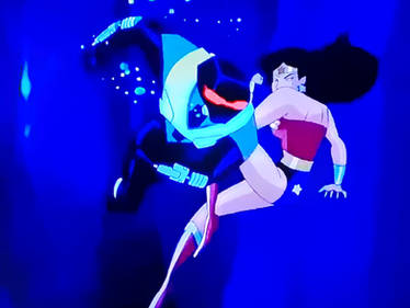 Wonder Woman vs Devil Ray