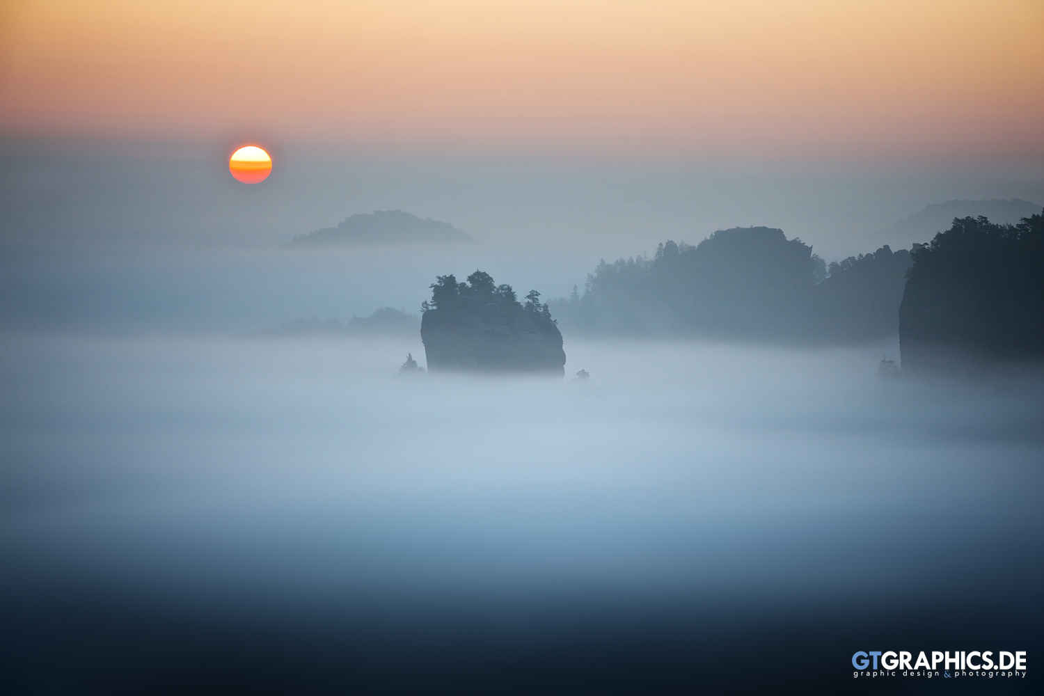 Lonely Island by TobiasRoetsch