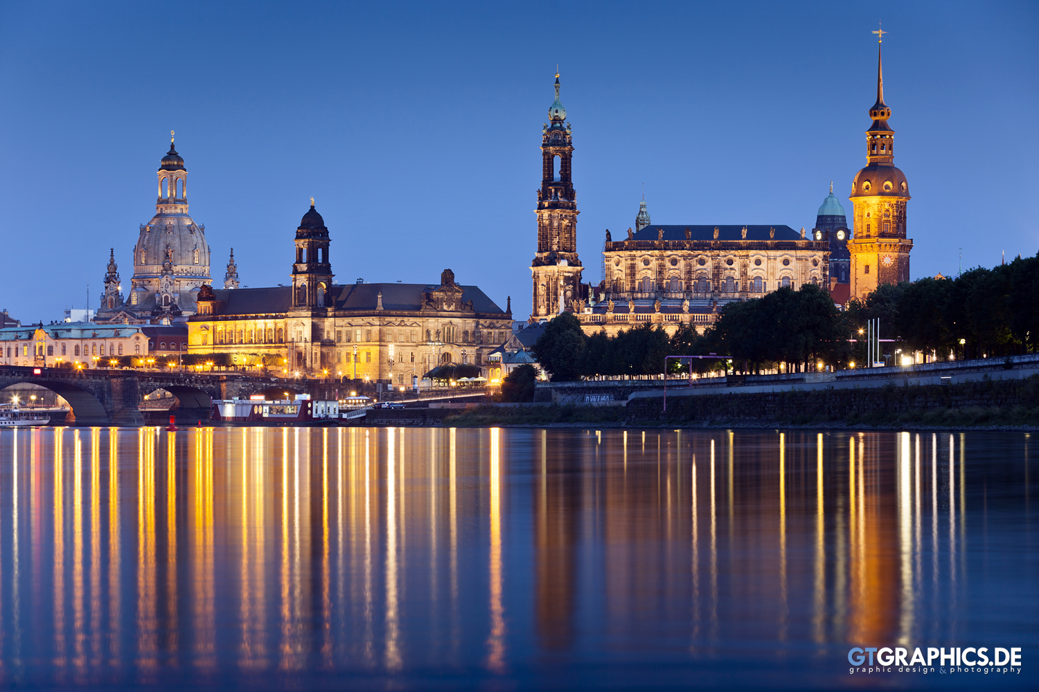 Golden Reflections by TobiasRoetsch