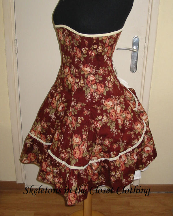 Burgundy corsetted lolitadress